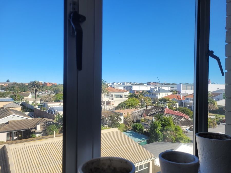 2 Bedroom Property for Sale in Summerstrand Eastern Cape
